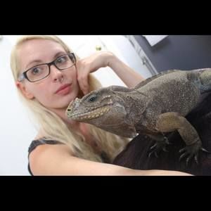 Meet your Posher, Brittni